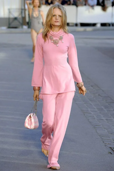 Look 24